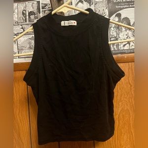 Black Sleeveless Crop Top